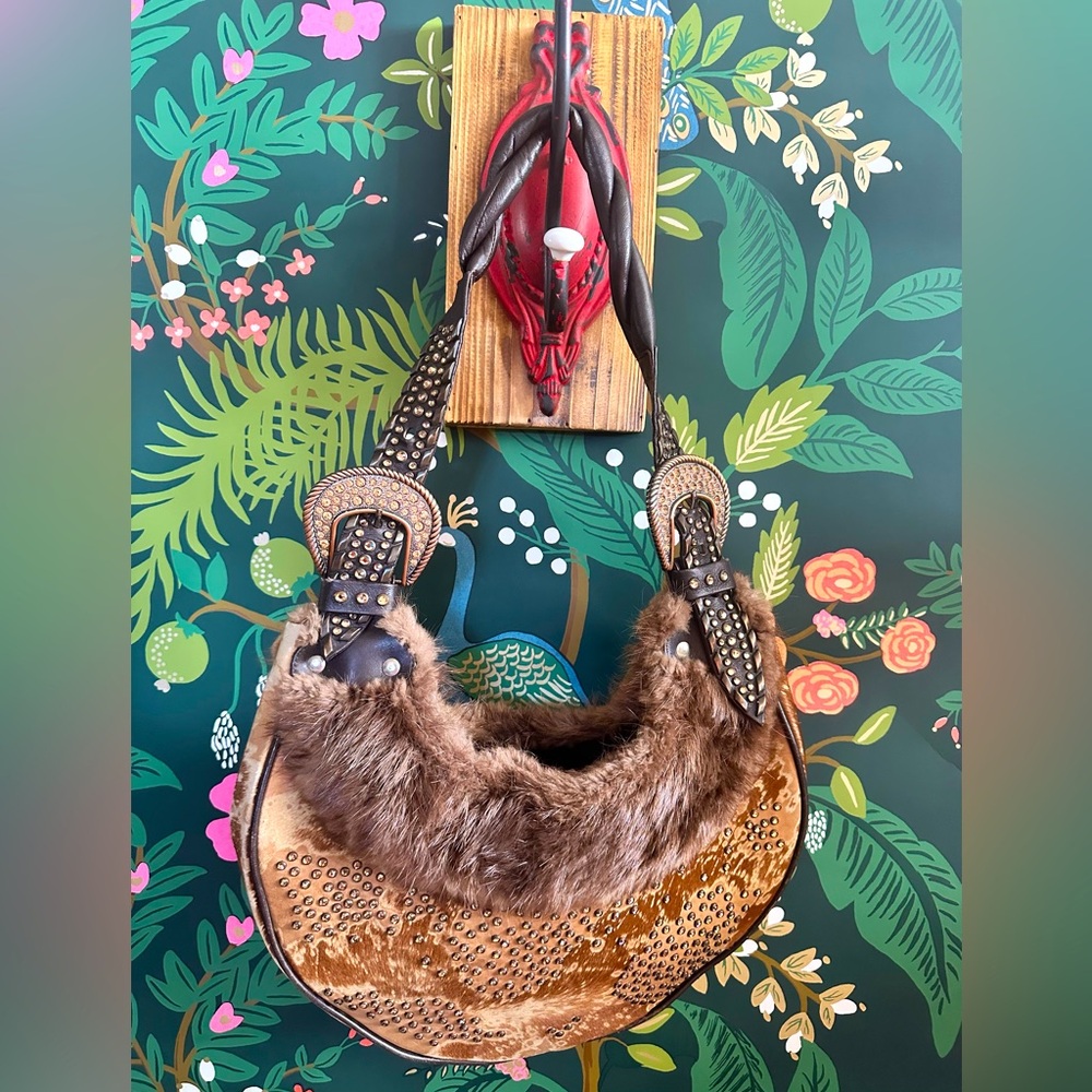 Boutique Unicorn Kippys of Coronado USA. 🤎 Mink, Bullhide & Swarovski Crystals